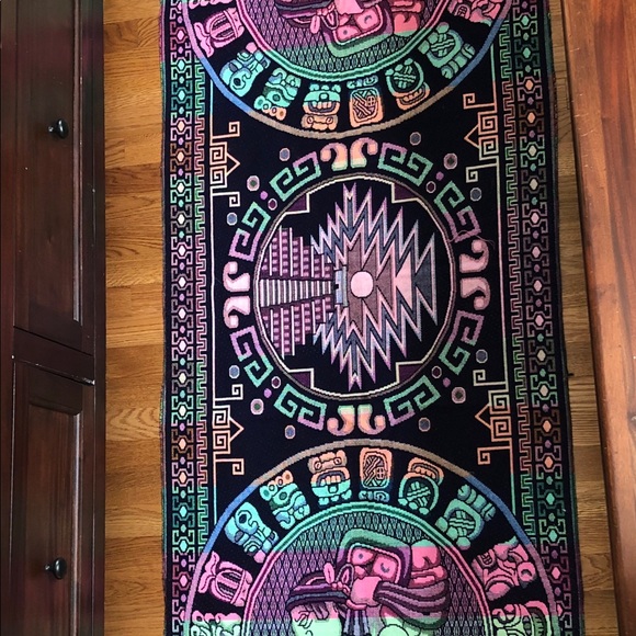 Table Runner - Picture 3 of 4